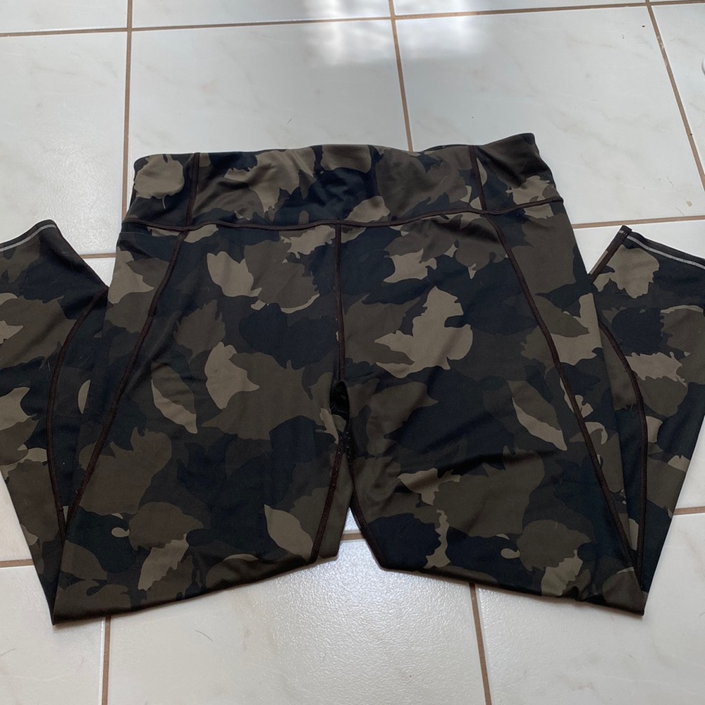 Athleta Green Camo Leggings